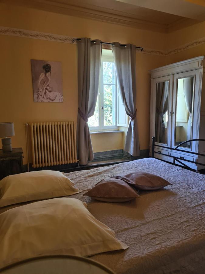 Chateau De Villeneuve - Montolieu 外观 照片